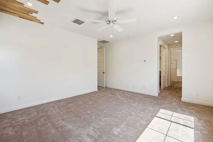 211 E Brinley Dr — Photo 22
