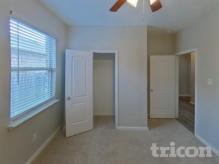 2108 Barrow St — Photo 13