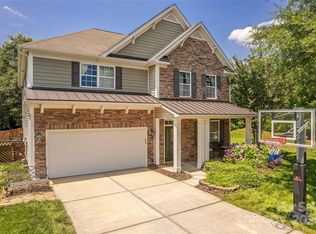 516 Fair Oaks Dr, Fort Mill, SC 29708
