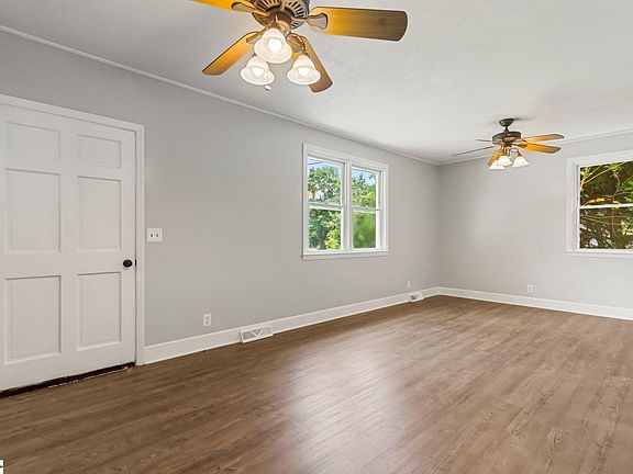 3rd image of 102 E St