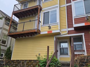 5802 Roosevelt Way NE, Seattle, WA 98105