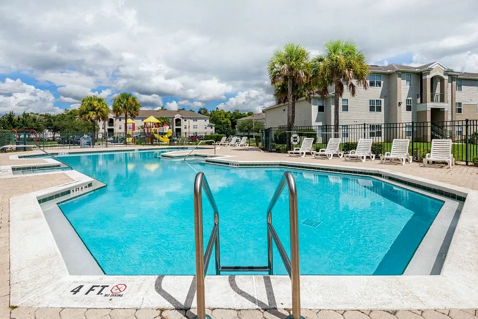 Westwood Apartments — Photo 4