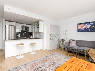 983 Hastings St E #1201, Vancouver, BC V6A 1P2