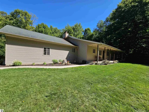 6804 Johnson Valley Ct, Middleville, MI 49333