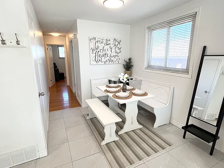 87 Locheed Dr #UPPER — Photo 4