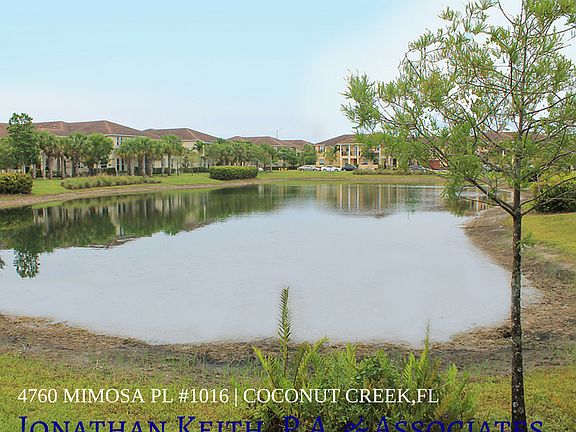 Bike or jog path around lake(s)