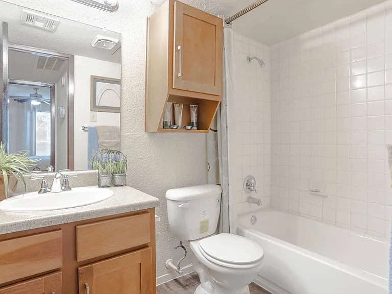 Spacious Bathroom