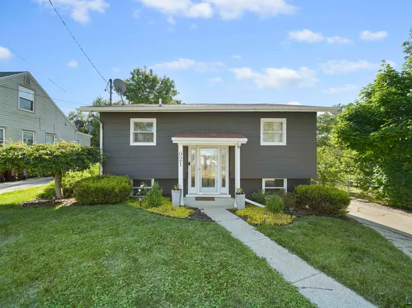 921 Addison St, Adrian, MI 49221