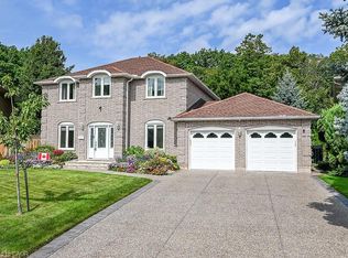 109 Maple Dr, Hamilton, ON L8G 4T2