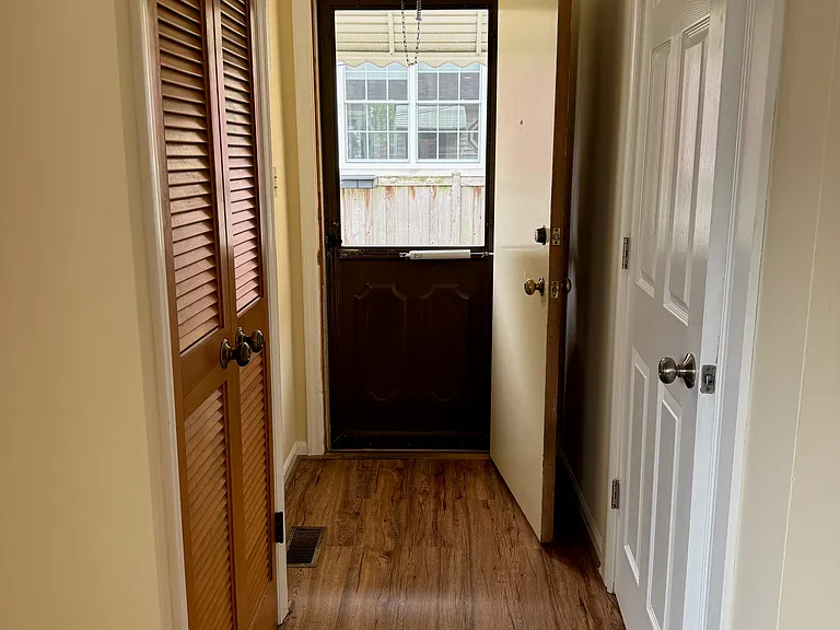 915 S Washington Ave — Photo 10