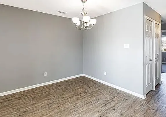 1097 Foxboro #31 — Photo 12