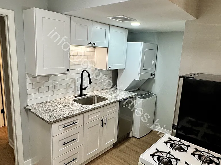 269 S Monroe Ave #C — Photo 1