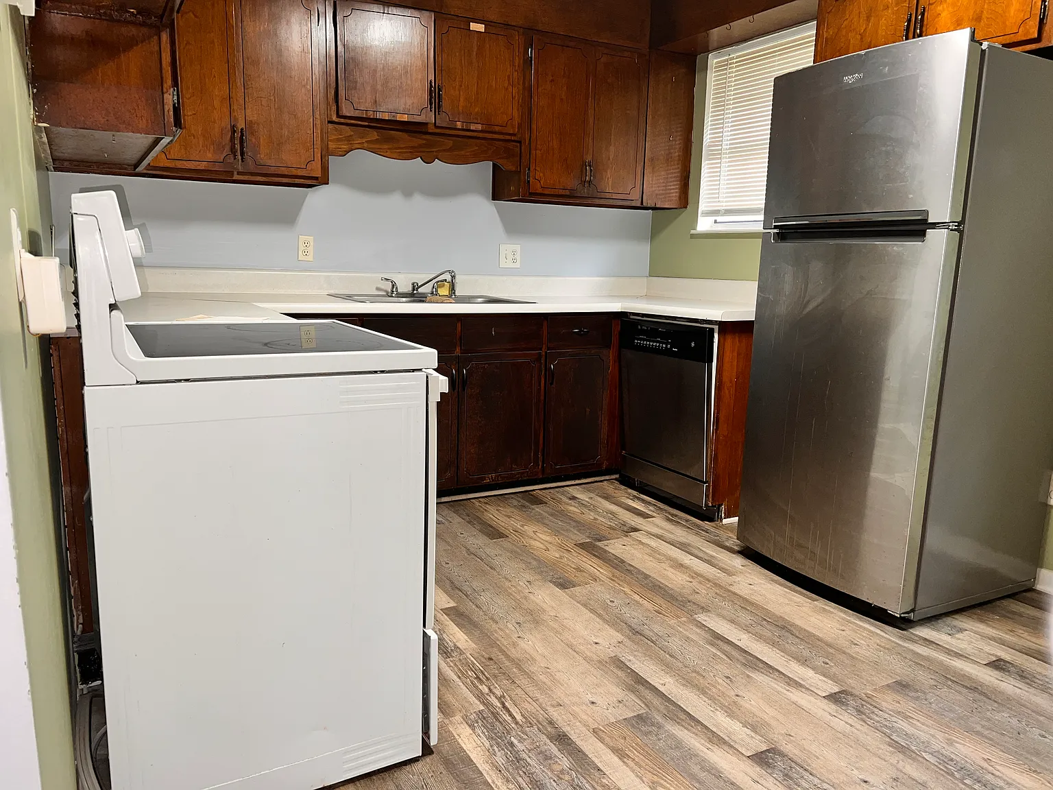 2 bed, 825 sqft, $1,300 — Photo 4