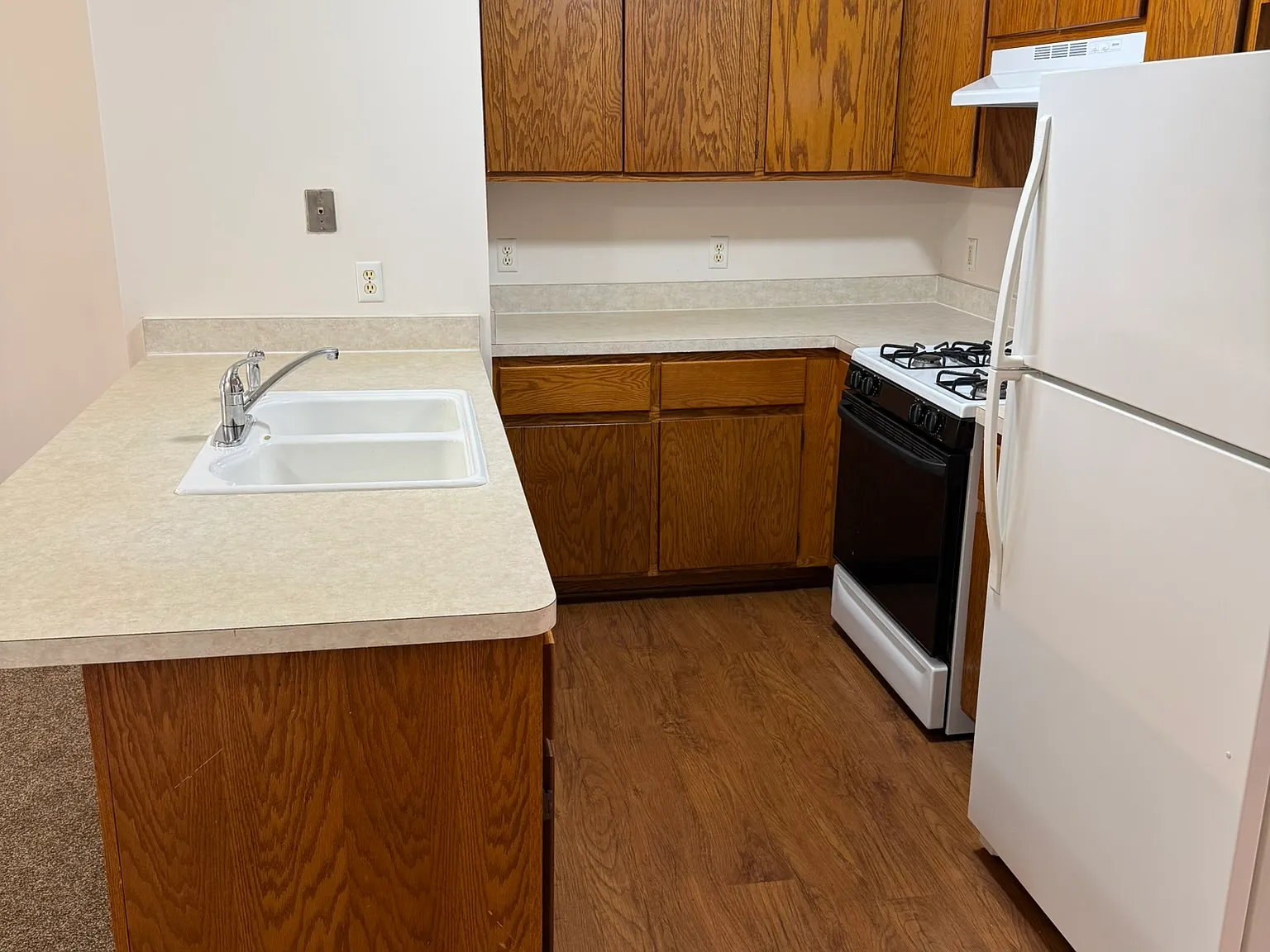 2 bed, 1.5 bath, $1,500 — Photo 4