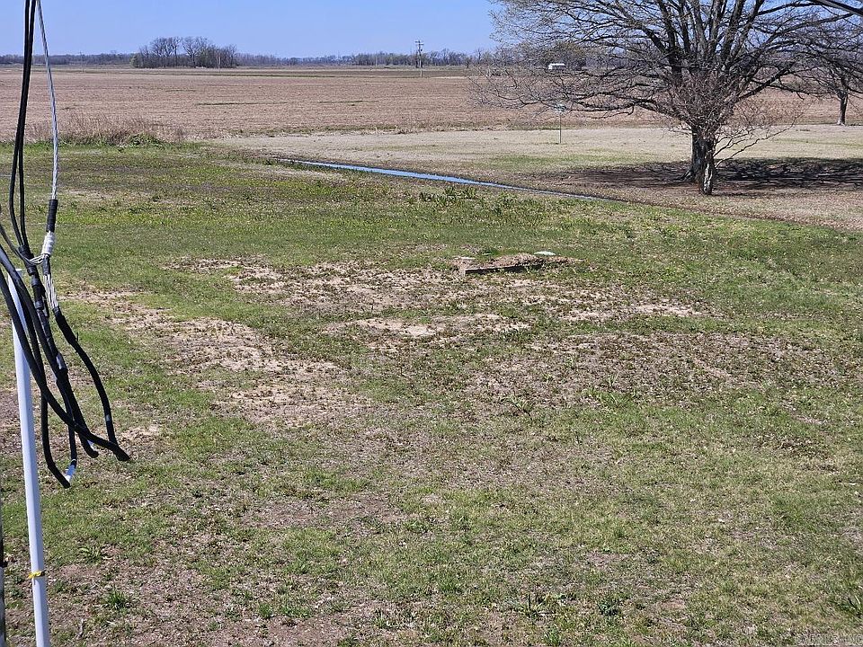 2nd image of 305 Weems Rd