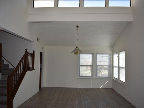 5th image of 15186 Dakota Way #1