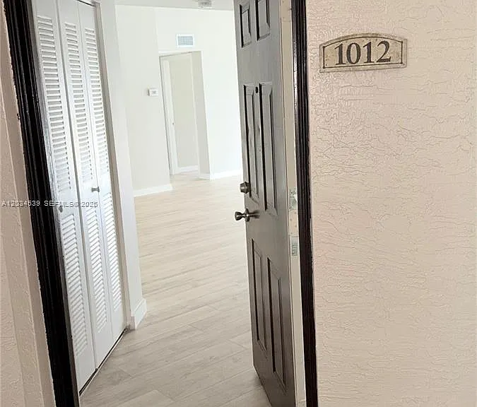 4171 N Haverhill Rd #1012 — Photo 2