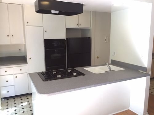 4th image of 1627 N Poinsettia Pl APT 13