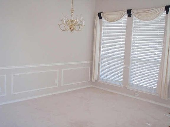 3rd image of 6447 Parkmont Dr
