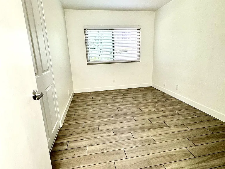 10257 Caminito Covewood #B — Photo 14