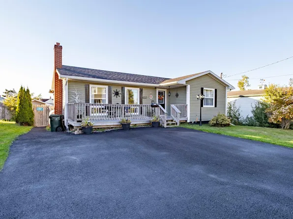 657 George St, New Waterford, NS B1H 4E7