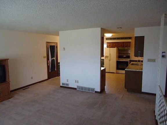 3rd image of 71943 Cornhusker Dr