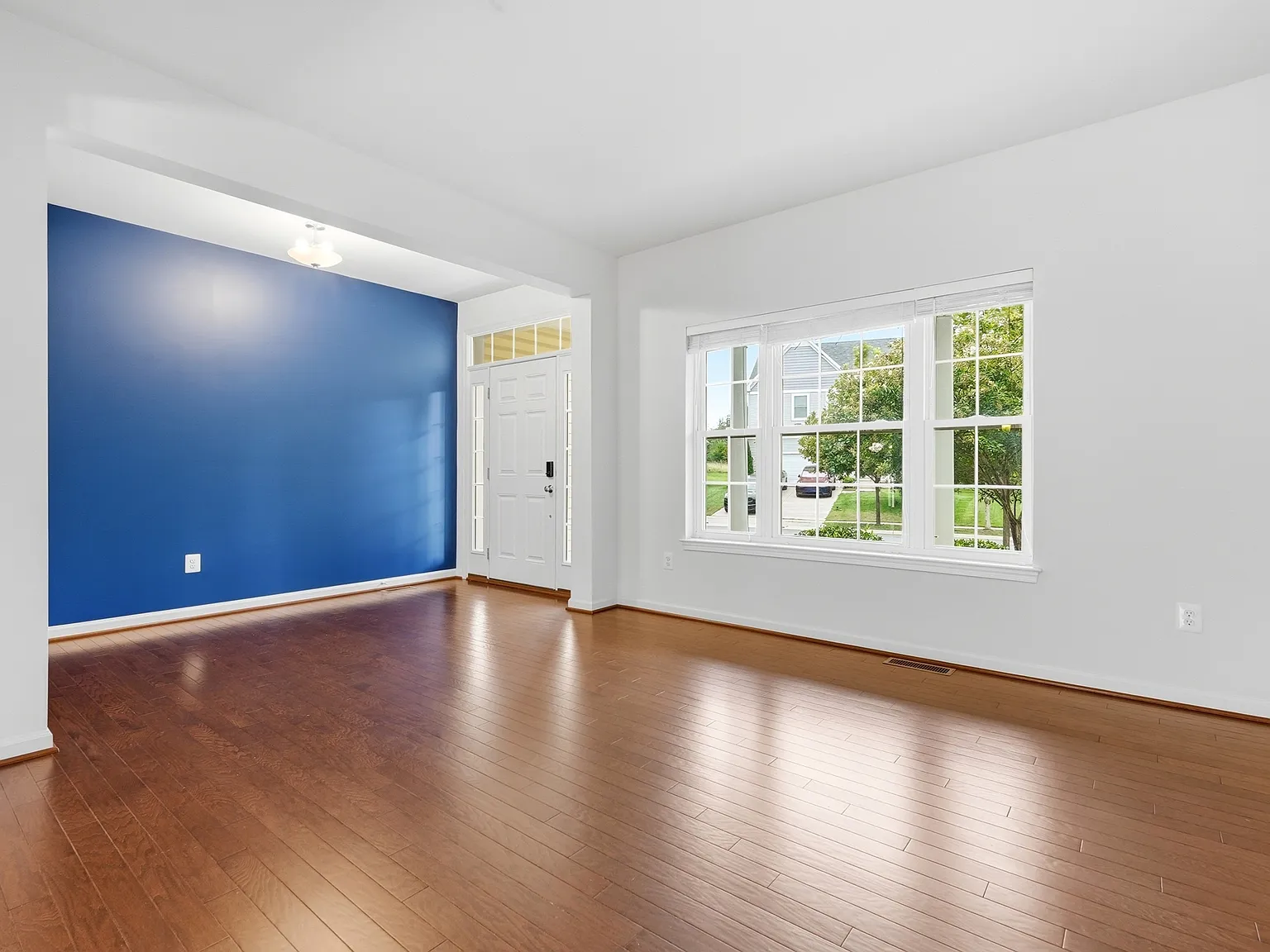 6 bed, 3080 sqft, $4,995 — Photo 4