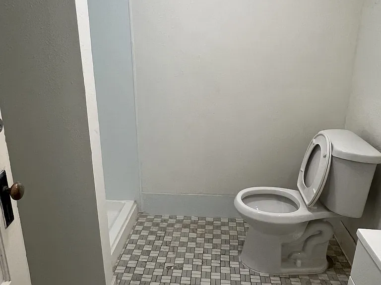 411 Clayton St — Photo 5