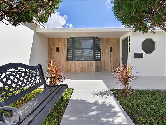 5th image of 4390 NW 38th Avenue
