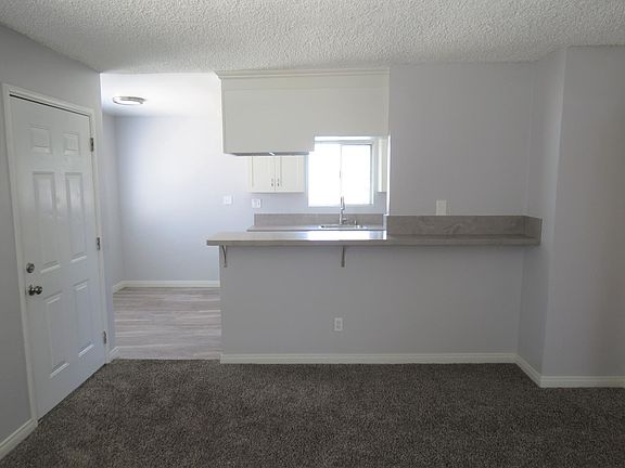 4th image of 17308 1/2 Bixby Ave