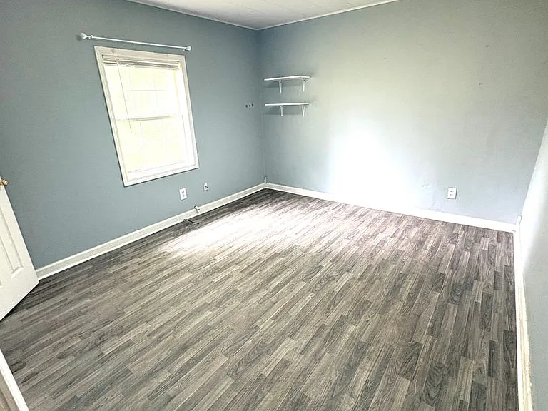 304 S Magnolia St — Photo 6