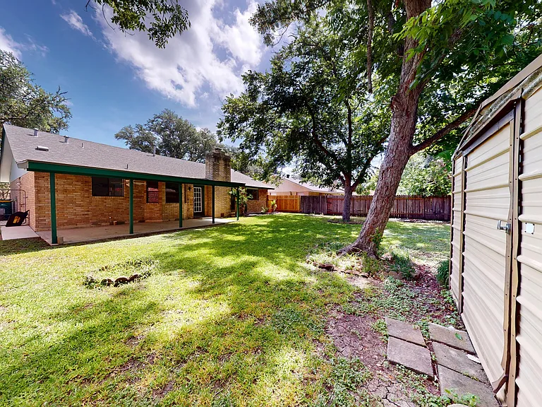 318 Renee Dr — Photo 31