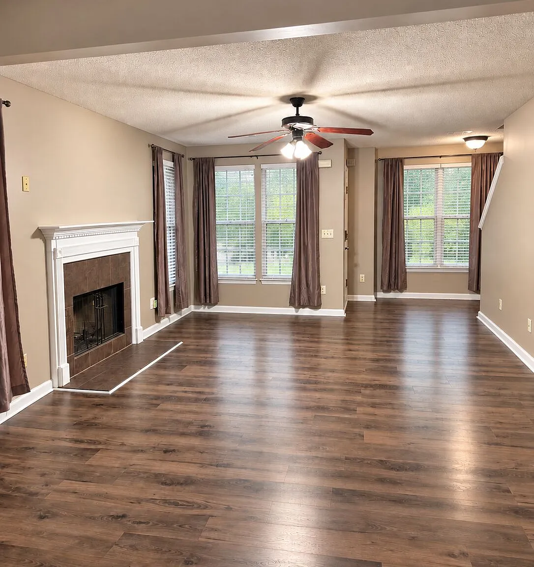 3 bed, 2.5 bath, 1924 sqft, $2,300 — Photo 3