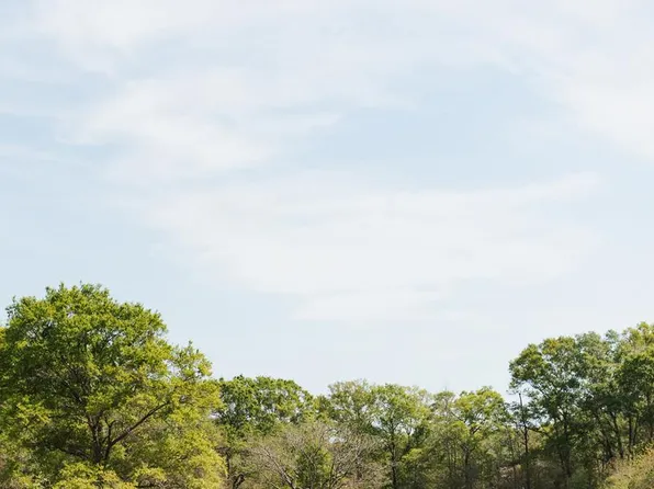 11 E Twin Oaks Ln, Carriere, MS 39426