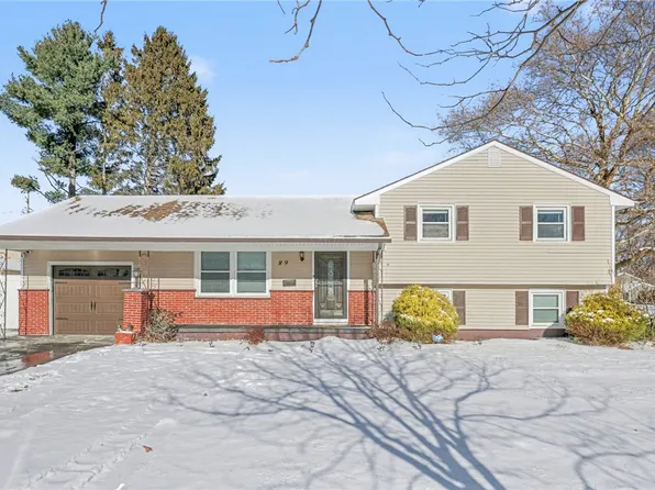 89 Picturesque Dr, Rochester, NY 14616