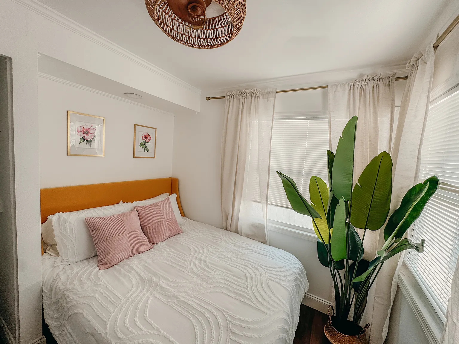 2 bed, 850 sqft, $3,050 — Photo 3