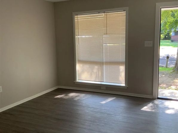361 Queen Margaret Ln, Jackson, MS 39209
