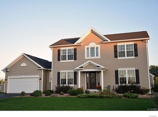 7632 Summers Pl, Ontario, NY 14519