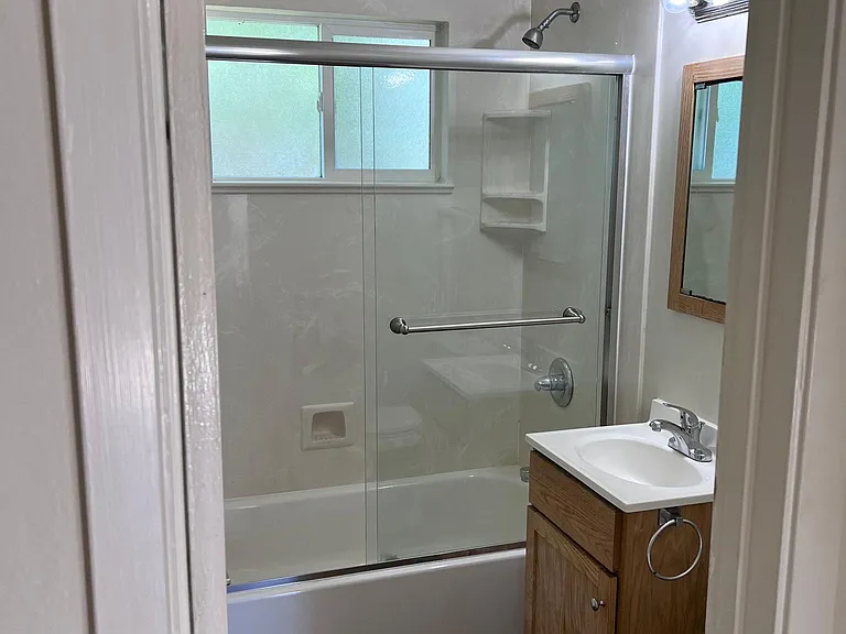 473 W Sunset Blvd — Photo 12