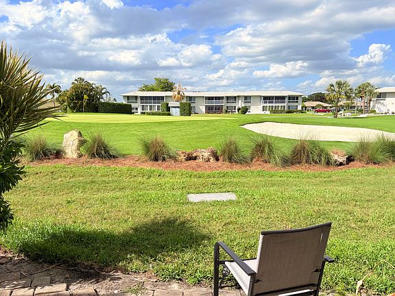 2nd image of 269 Palm Dr #3