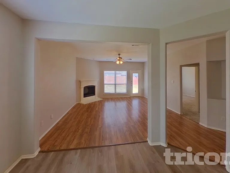 1216 Alder Tree Ln — Photo 4