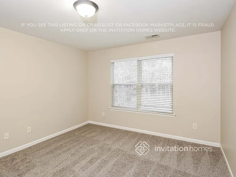 526 Crestmont Ln — Photo 13