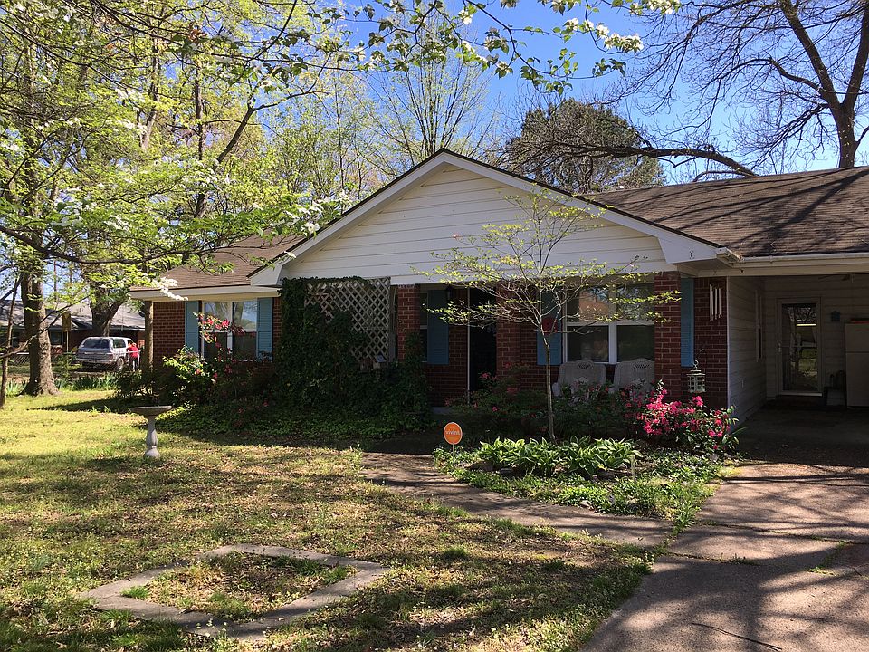 833 Meadowbrook N