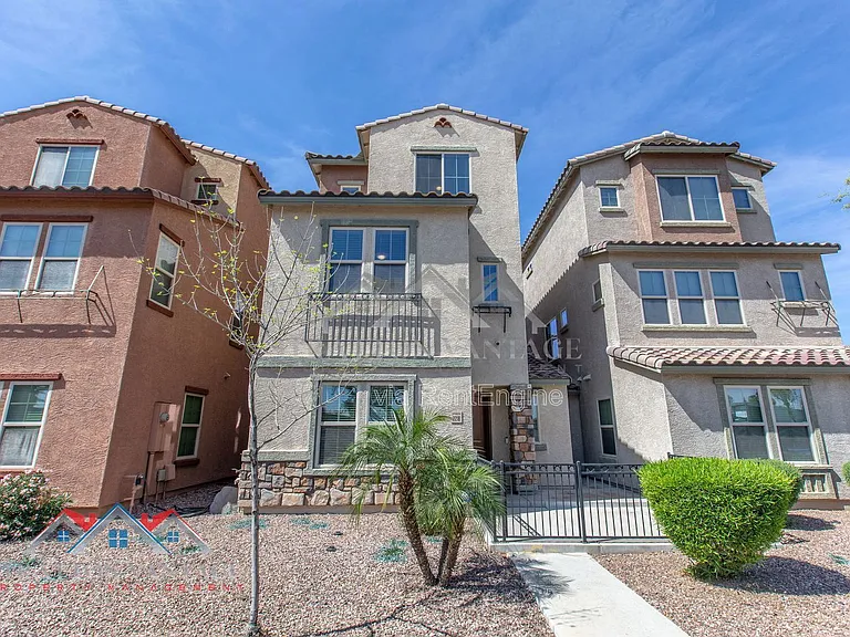 2218 N 77th Dr — Photo 2