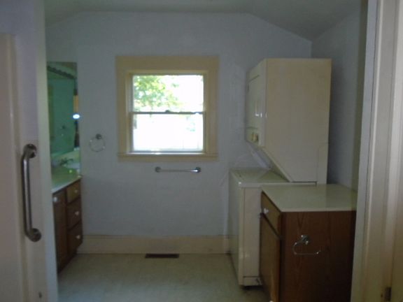 5th image of 147 N Prairie Ave