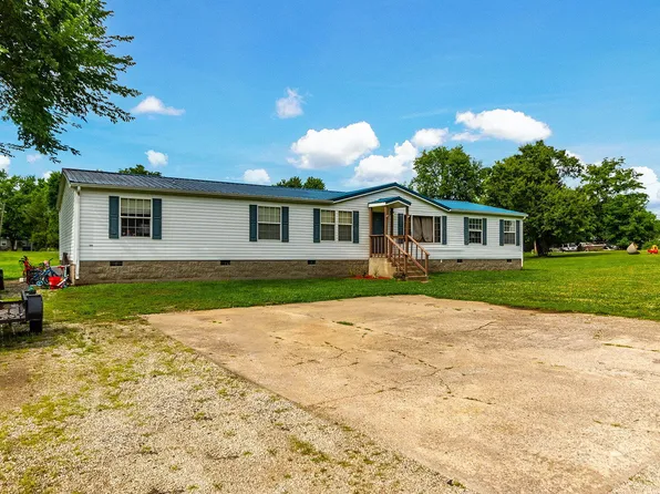 204 Eastwood St, Higbee, MO 65257