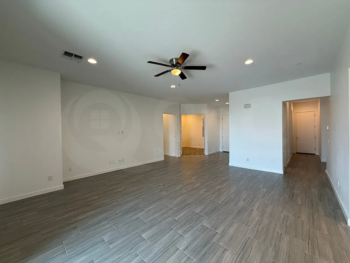 5 bed, 3.0 bath, 2964 sqft, $2,699 — Photo 3