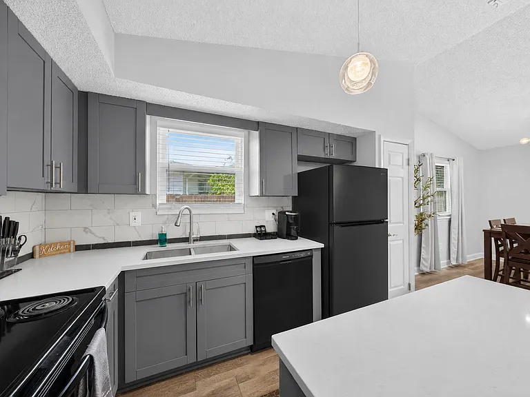 3349 Green St — Photo 7