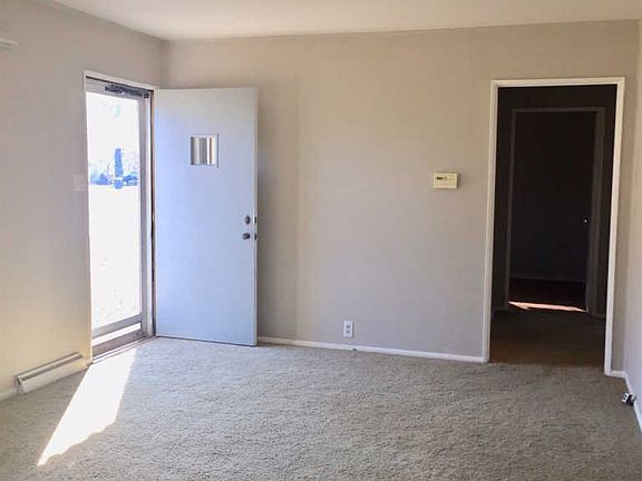 4th image of 1051 S Parker Dr