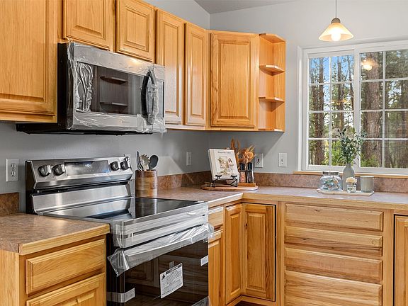 5th image of 857 Pineview Dr